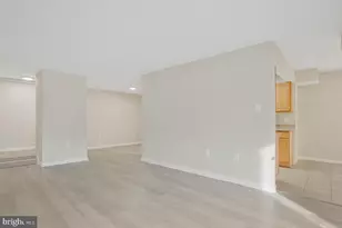 7804 Hanover Pkwy, Greenbelt, MD 20770 - Photo 5