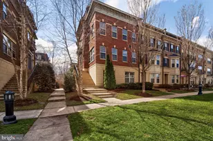 712 Sentry Square, Oxon Hill, MD 20745 - Photo 1