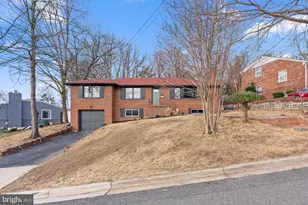 2402 Fairlawn St, Temple Hills, MD 20748 - Photo 3