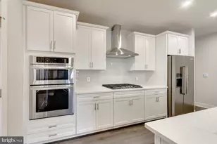 106 St Ives Pl, Oxon Hill, MD 20745 - Photo 9