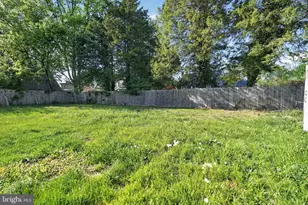 6810 Pickett Dr, Suitland, MD 20746 - Photo 39