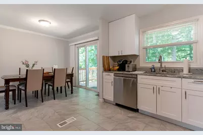 12112 Amblewood Drive, Laurel, MD 20708 - Photo 5