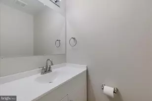 3209 W Glenreed Ct, Glenarden, MD 20706 - Photo 17