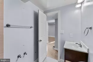 410 70th St, Capitol Heights, MD 20743 - Photo 29