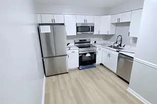 6940 Hanover Pkwy, Greenbelt, MD 20770 - Photo 11