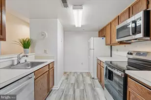 7906 Bayshore Dr, Laurel, MD 20707 - Photo 11