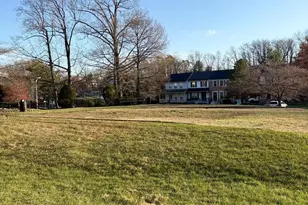 2401 W Rosecroft Village Cir, Oxon Hill, MD 20745 - Photo 15