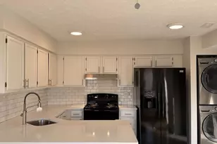 2401 W Rosecroft Village Cir, Oxon Hill, MD 20745 - Photo 9