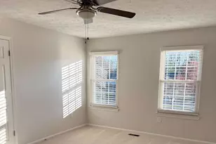 2401 W Rosecroft Village Cir, Oxon Hill, MD 20745 - Photo 3