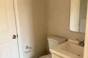 2401 W Rosecroft Village Cir, Oxon Hill, MD 20745 - Photo 7