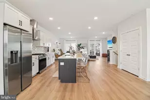 717 Fairmont Dr, Bowie, MD 20716 - Photo 11