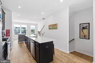 2519 Crimson Fox Dr, Hyattsville, MD 20782 - Photo 7