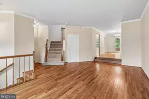 7809 Vanity Fair Dr, Greenbelt, MD 20770 - Photo 9