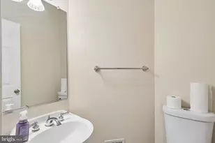 7809 Vanity Fair Dr, Greenbelt, MD 20770 - Photo 27