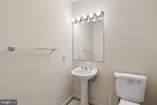 7809 Vanity Fair Dr, Greenbelt, MD 20770 - Photo 15