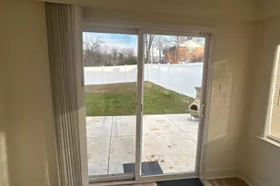 5718 Black Hawk Dr, Oxon Hill, MD 20745 - Photo 19