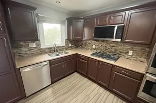 6706 Longridge Dr, Lanham, MD 20706 - Photo 3