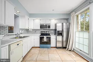 12601 Wrightwood Ct, Upper Marlboro, MD 20772 - Photo 7