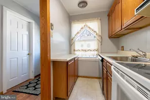 51 Ridge Rd, Greenbelt, MD 20770 - Photo 9