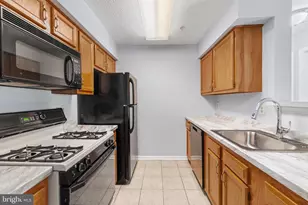 8961 Town Center Cir, Upper Marlboro, MD 20774 - Photo 7