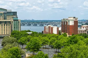 510 Overlook Park Dr, Oxon Hill, MD 20745 - Photo 1
