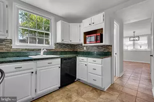 7802 Elroy Pl, Oxon Hill, MD 20745 - Photo 17