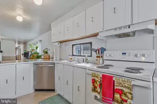 9103 Columbine Ln, Upper Marlboro, MD 20772 - Photo 9