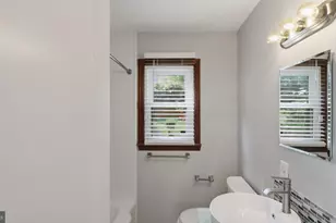 6719 Knollbrook Dr, Hyattsville, MD 20783 - Photo 35