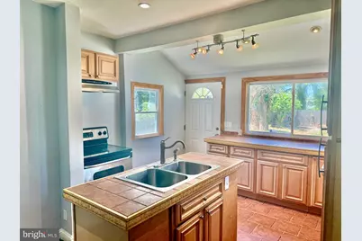 6506 Gateway Boulevard, District Heights, MD 20747 - Photo 13