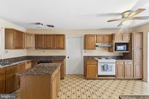 12607 Kembridge Dr, Bowie, MD 20715 - Photo 9