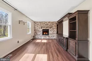 817 Falcon Dr, Upper Marlboro, MD 20774 - Photo 13