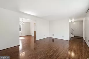 817 Falcon Dr, Upper Marlboro, MD 20774 - Photo 5