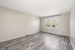 817 Falcon Dr, Upper Marlboro, MD 20774 - Photo 19