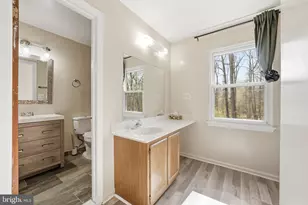 817 Falcon Dr, Upper Marlboro, MD 20774 - Photo 21