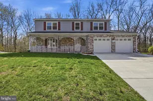 817 Falcon Dr, Upper Marlboro, MD 20774 - Photo 1