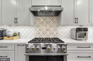 7018 Hunter Ln, Hyattsville, MD 20782 - Photo 13