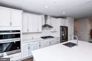 100 St Ives Pl, National Harbor, MD 20745 - Photo 35