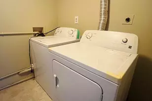 1910 Village Green Dr, Landover, MD 20785 - Photo 13