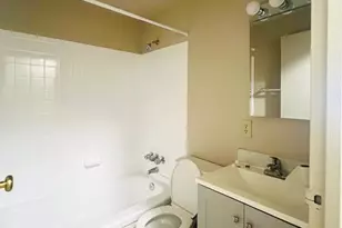 1910 Village Green Dr, Landover, MD 20785 - Photo 7