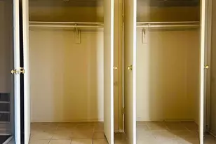 1910 Village Green Dr, Landover, MD 20785 - Photo 17