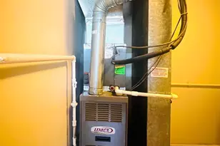 1910 Village Green Dr, Landover, MD 20785 - Photo 15