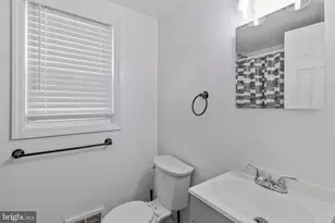 8611 35th Ave, College Park, MD 20740 - Photo 9