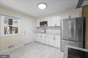 8405 Ravenswood, New Carrollton, MD 20784 - Photo 19