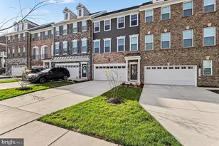 10878 Foxtrot Cir, Upper Marlboro, MD 20772 - Photo 3