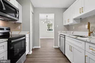 7509 Courtney Pl, Landover, MD 20785 - Photo 9