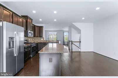 5365 S Center Drive, Greenbelt, MD 20770 - Photo 9