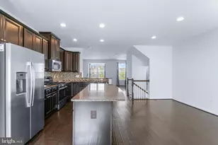 5365 S Center Dr, Greenbelt, MD 20770 - Photo 9