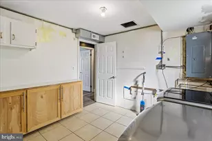 6410 White Oak Ave, Temple Hills, MD 20748 - Photo 35