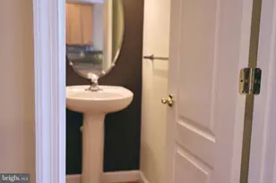 4324 Talmadge Cir, Suitland, MD 20746 - Photo 11