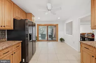 12847 Holiday Ln, Bowie, MD 20716 - Photo 7